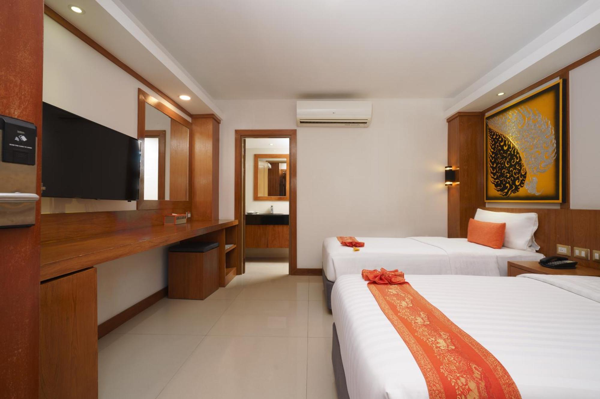Chabana Kamala Hotel Exterior photo